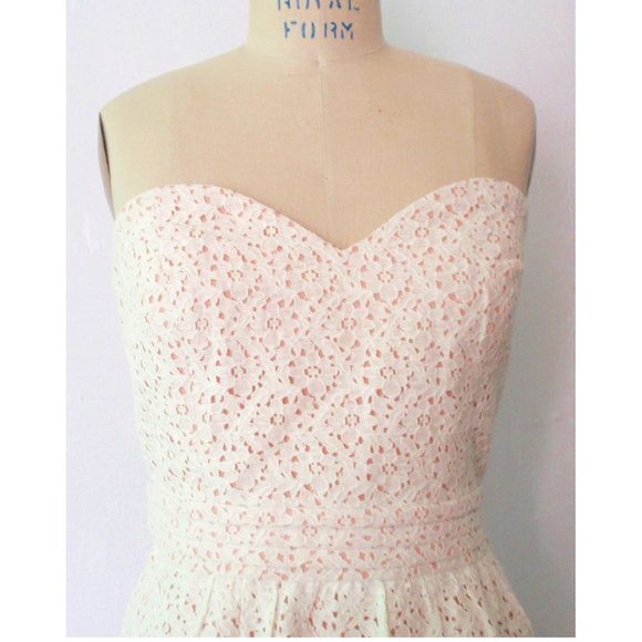 HOST PICK ❤️ UO WHITE PINK COTTON EYELET SWEETHEART STRAPLESS DRESS 12 NWT - Picture 5 of 12